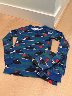 Hanna Andersson orca whale long john pajama set size 6-7